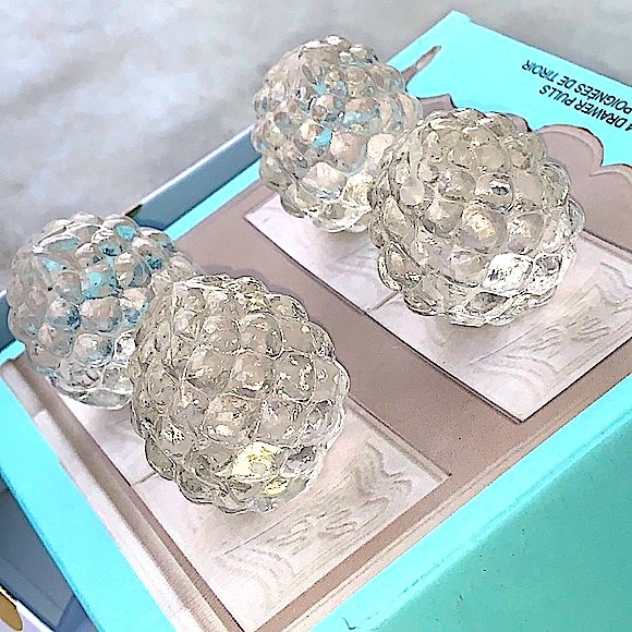 CHIC DECOR ACORNS KNOBS PULLS CLEAR GLASS SET OF 4 NEW 1 1/2 INCH - Picture 6 of 7